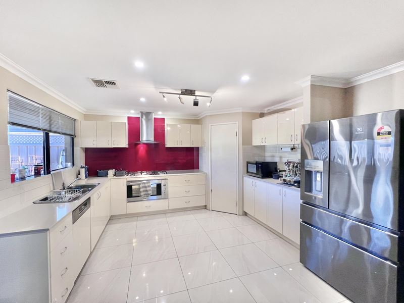 27 McCabe Parade, Canning Vale WA 6155