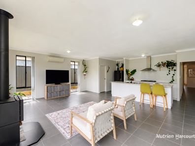 4 Bunker Crescent, Yanchep WA 6035