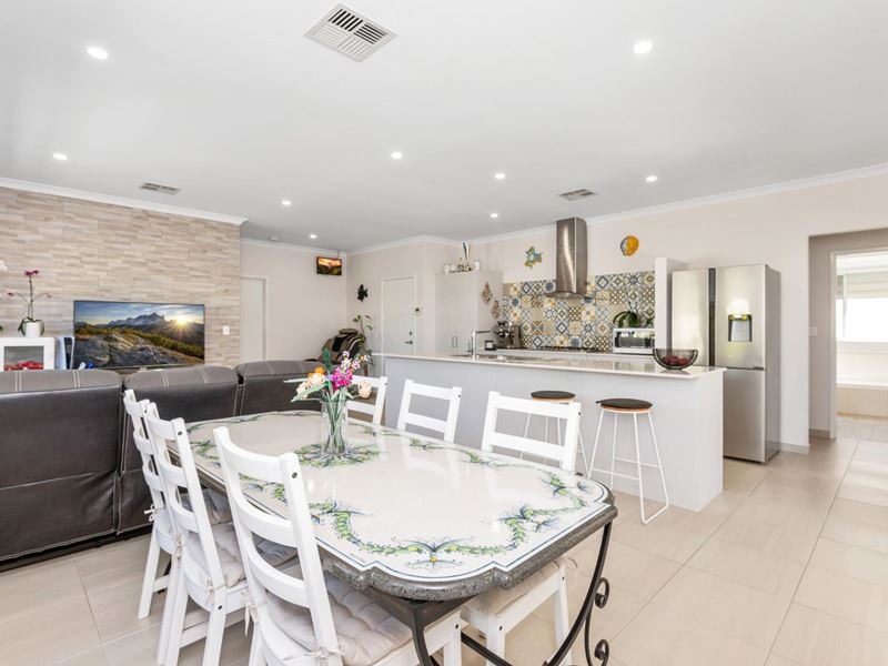 24A Brandon Way, Lynwood WA 6147