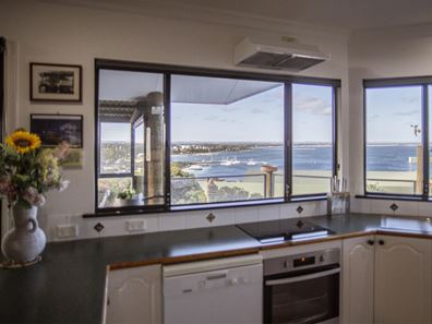 8 Panorama Place, West Beach WA 6450