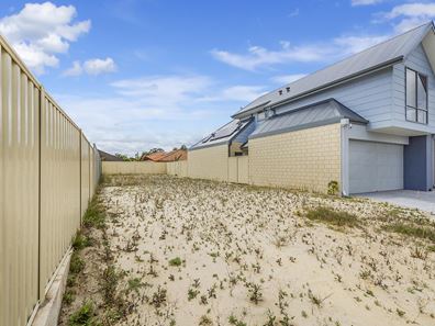 7B Salesian Court, Queens Park WA 6107