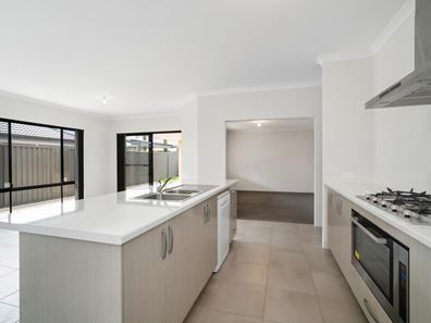 35 Cheyne Way, Caversham WA 6055