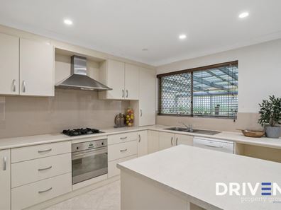 4/10 Ostend Road, Scarborough WA 6019