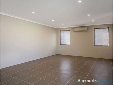 4 Addington Loop, Piara Waters WA 6112