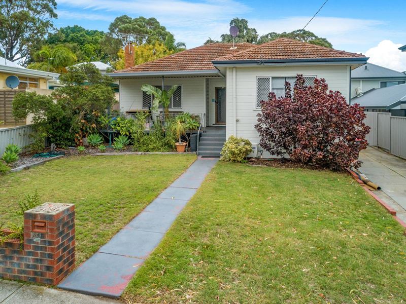 221 Alice Street, Doubleview WA 6018