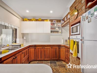 11 Wilcannia Way, Armadale WA 6112