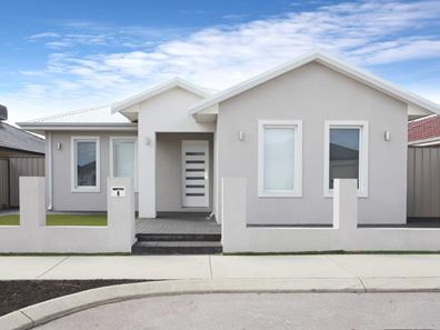 8 Tordera Parkway, Piara Waters WA 6112