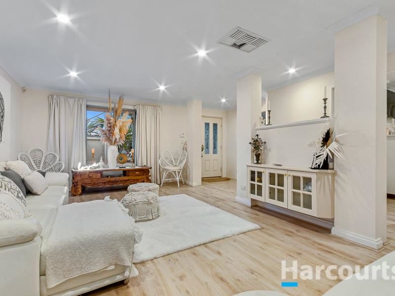 181 Kinross Drive, Kinross