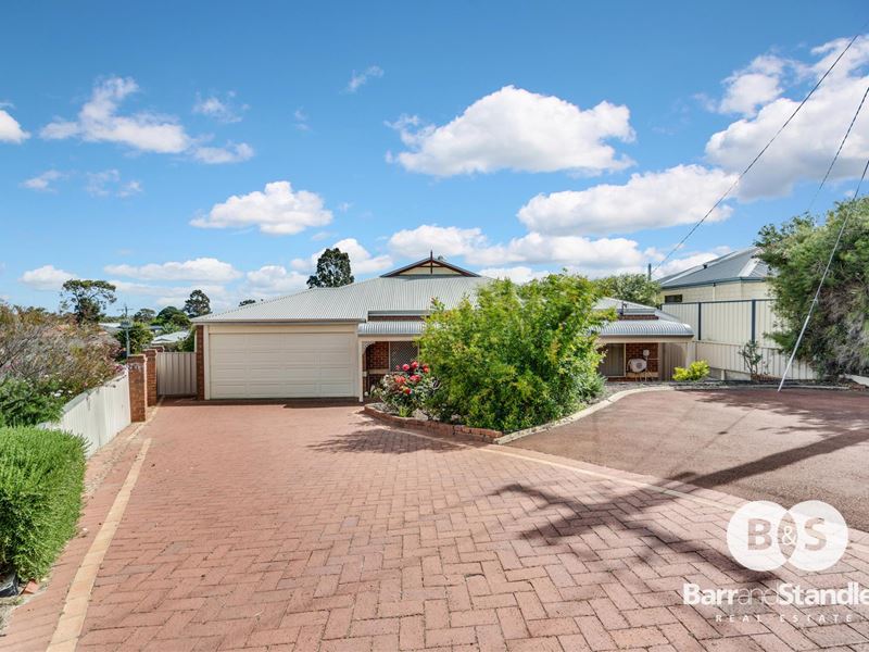 18 Mahogany Place, Eaton