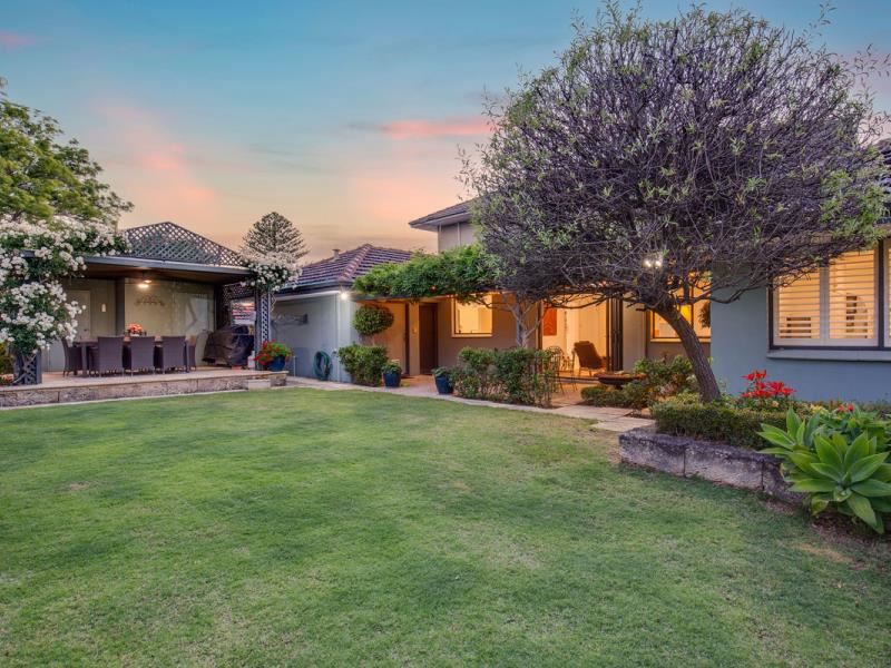 18 Athlone Road, Floreat