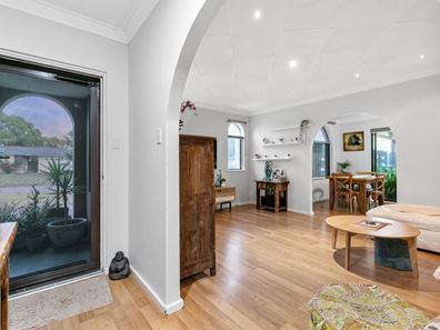 42 Farley Way, Bayswater WA 6053
