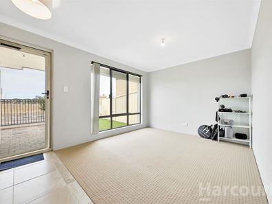 158 Badgerup Ave, Lakelands WA 6180