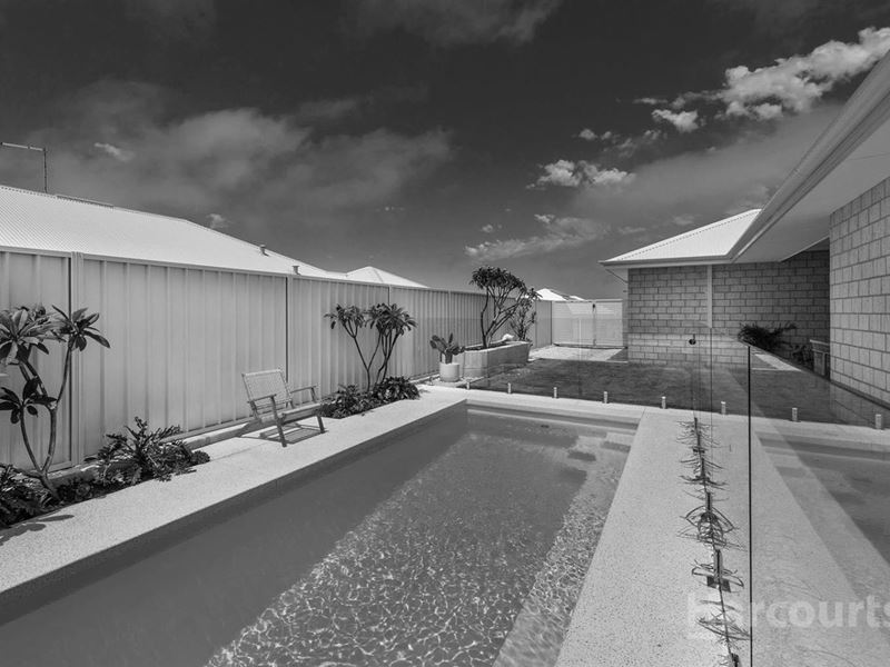 42 Balladonia Parade, Dawesville