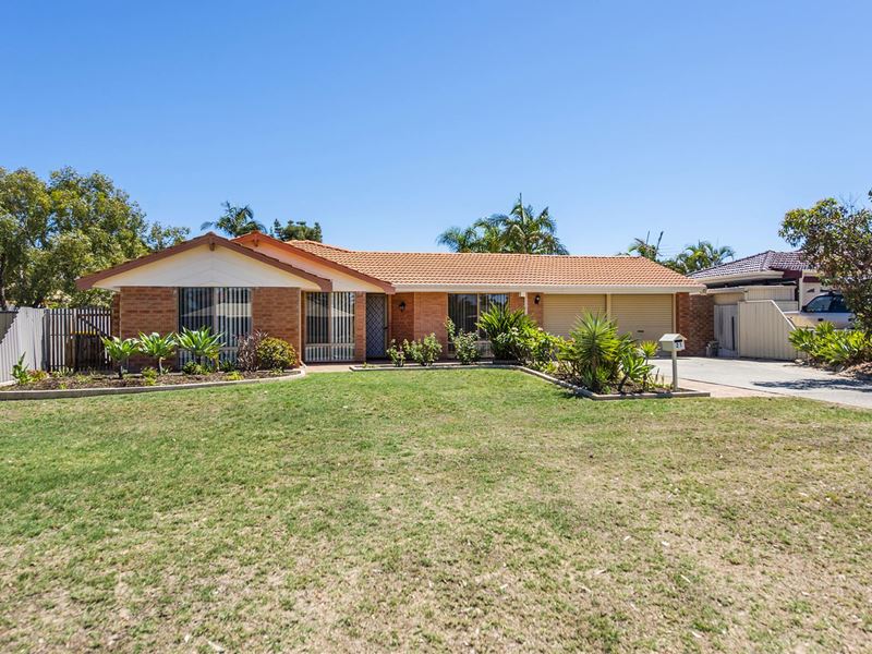 21 KINGFISHER AVENUE, Ballajura