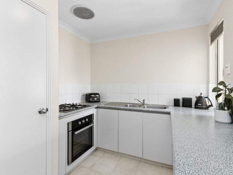 6/11 Priest Road, Landsdale