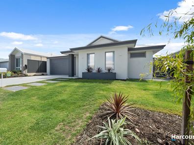 14 Barnea Road, Jindalee WA 6036