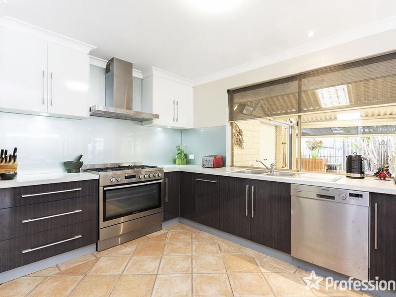 11 Macarthur Court, Willetton