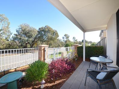 8 Salwood Loop, Banksia Grove WA 6031