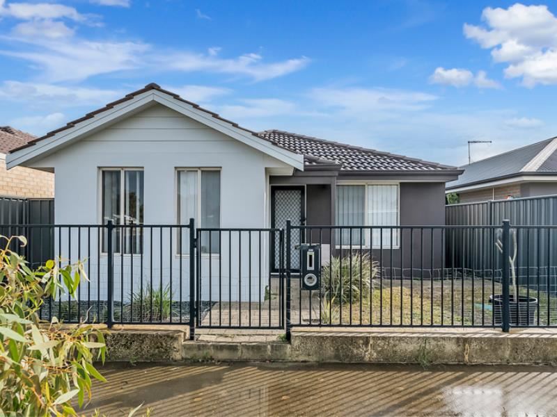 239 Lake Valley Drive, Lakelands