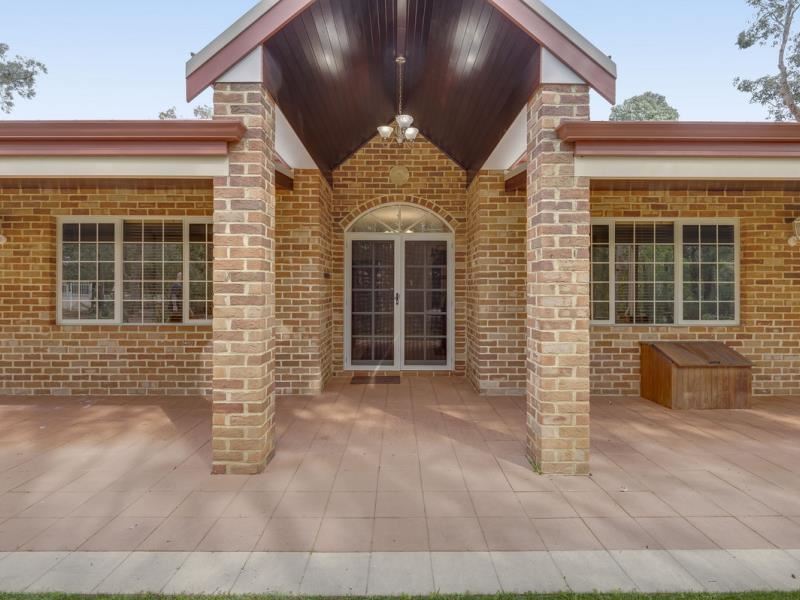 35 Dumas Drive, Bedfordale