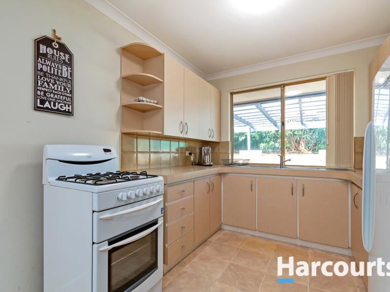 4A Henton Place, Heathridge