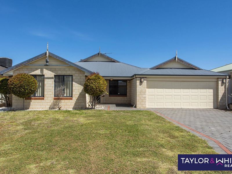 8 Voltaire Way, Secret Harbour