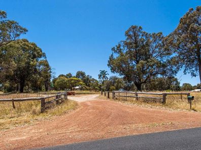 81 Armstrong Hills Drive, Lake Clifton WA 6215