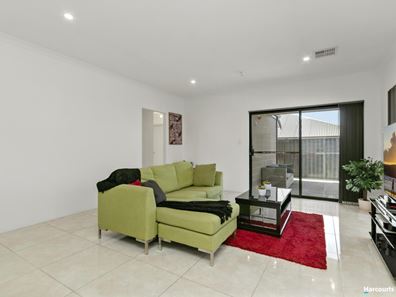 6 Aquamarine Parade, Treeby WA 6164