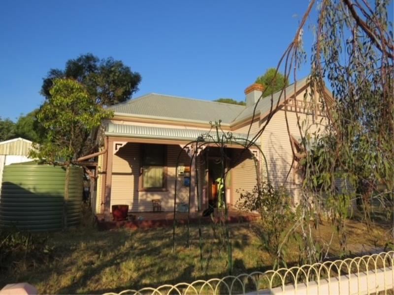 15 Raglan  Street, Pingelly