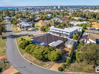 1 Balfour Court, Halls Head WA 6210