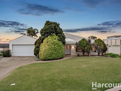 8 Chestnut Rise, Halls Head WA 6210