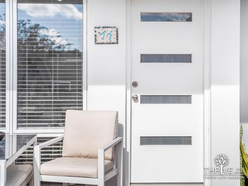 11 Paroo Way, Wandi