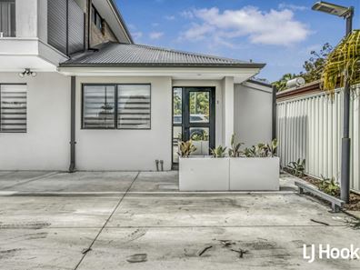 2/276 Spencer Road, Thornlie WA 6108