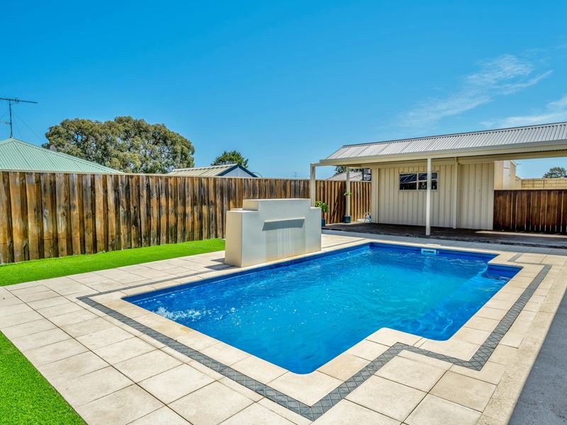 30 Scarab Court, Halls Head WA 6210