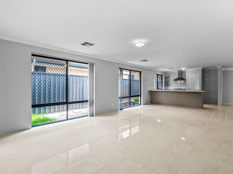 50 Barnevelder Bend, Southern River