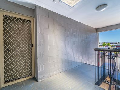 2/9 Kent Street, Rockingham WA 6168