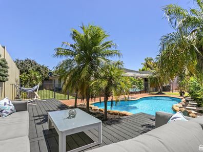 4 Lovatt Court, Leeming WA 6149