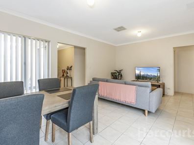 2/23 Floresta Street, Sinagra WA 6065