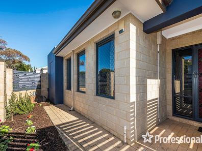 1/65 Hillsborough Drive, Nollamara WA 6061