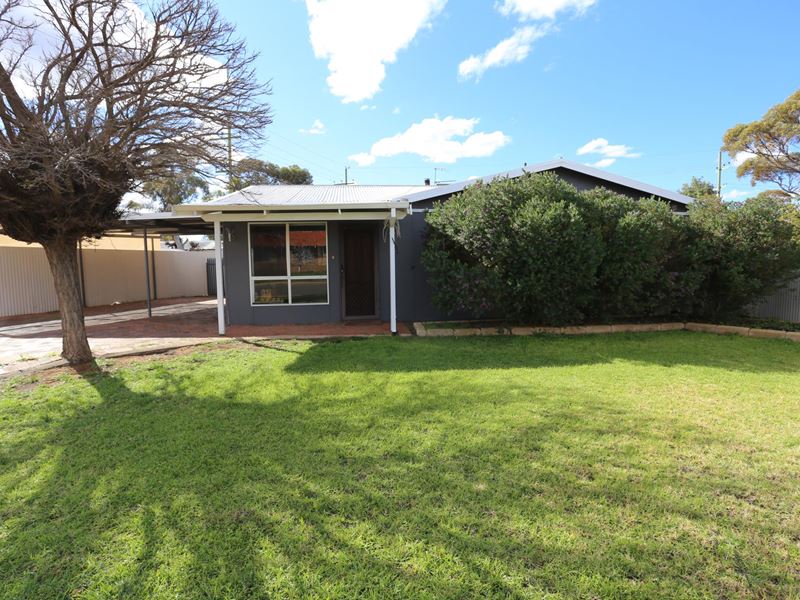 12 Hibiscus St, Kambalda West