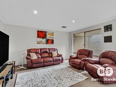 5 Driver Road, Dalyellup WA 6230