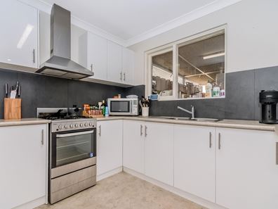 42 Broadway, Embleton WA 6062