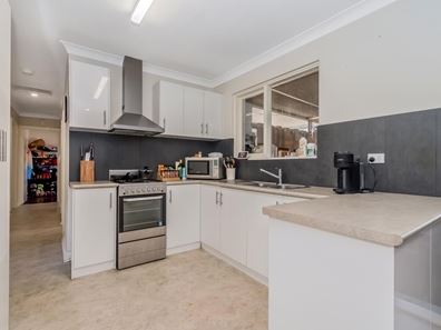 42 Broadway, Embleton WA 6062