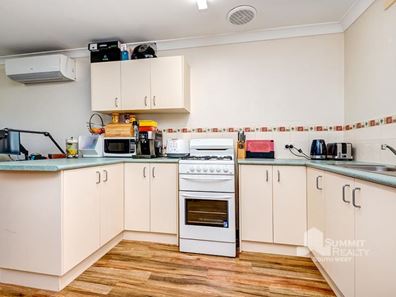 2/4 Davenport Way, Withers WA 6230