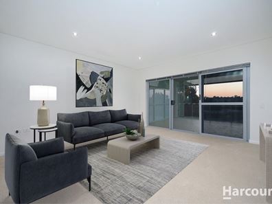 19/10 Roebuck Drive, Salter Point WA 6152