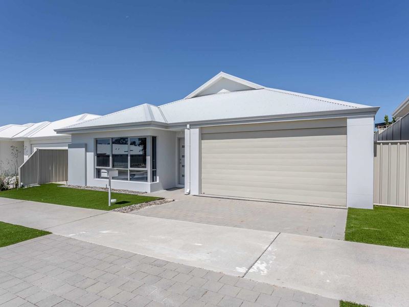 4 Boardwalk Street, Yanchep WA 6035