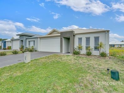 33 Vaucluse Way, Coodanup WA 6210