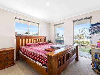 17 Strive Loop, Girrawheen WA 6064