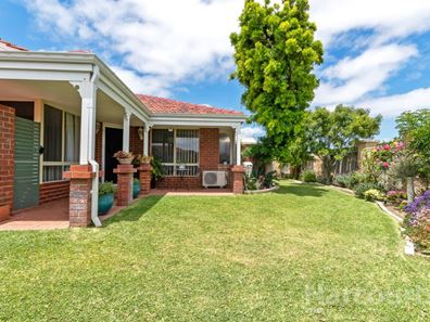 18 Bergalia Mews, Currambine WA 6028