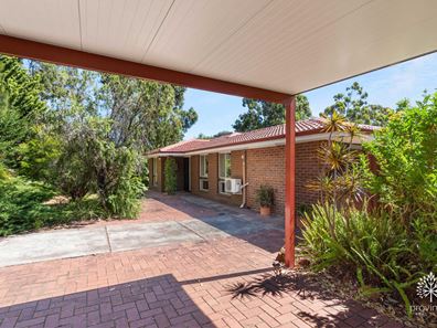 1 Bassett Place, Lesmurdie WA 6076